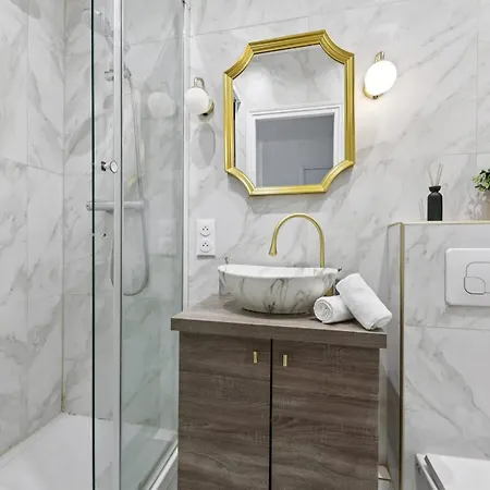 Bnbnova - 1br - Madeleine & Champs-elysees Apartmán
